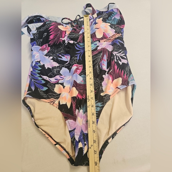 Raisins -Women's  Size 16W Curves Swimsuit. - Picture 4 of 10